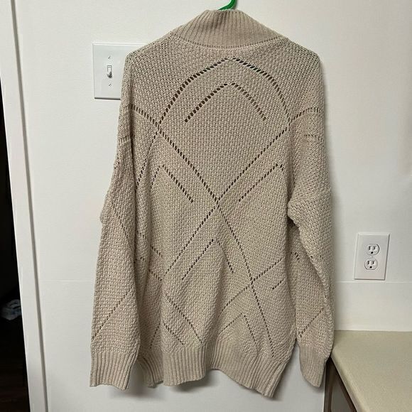 NWOT Women's Knitted Pullover Sweater Mock Neck Long Sleeve Tan One Size - Picture 2 of 4
